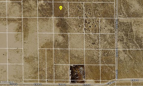 Land in Lake Los Angeles