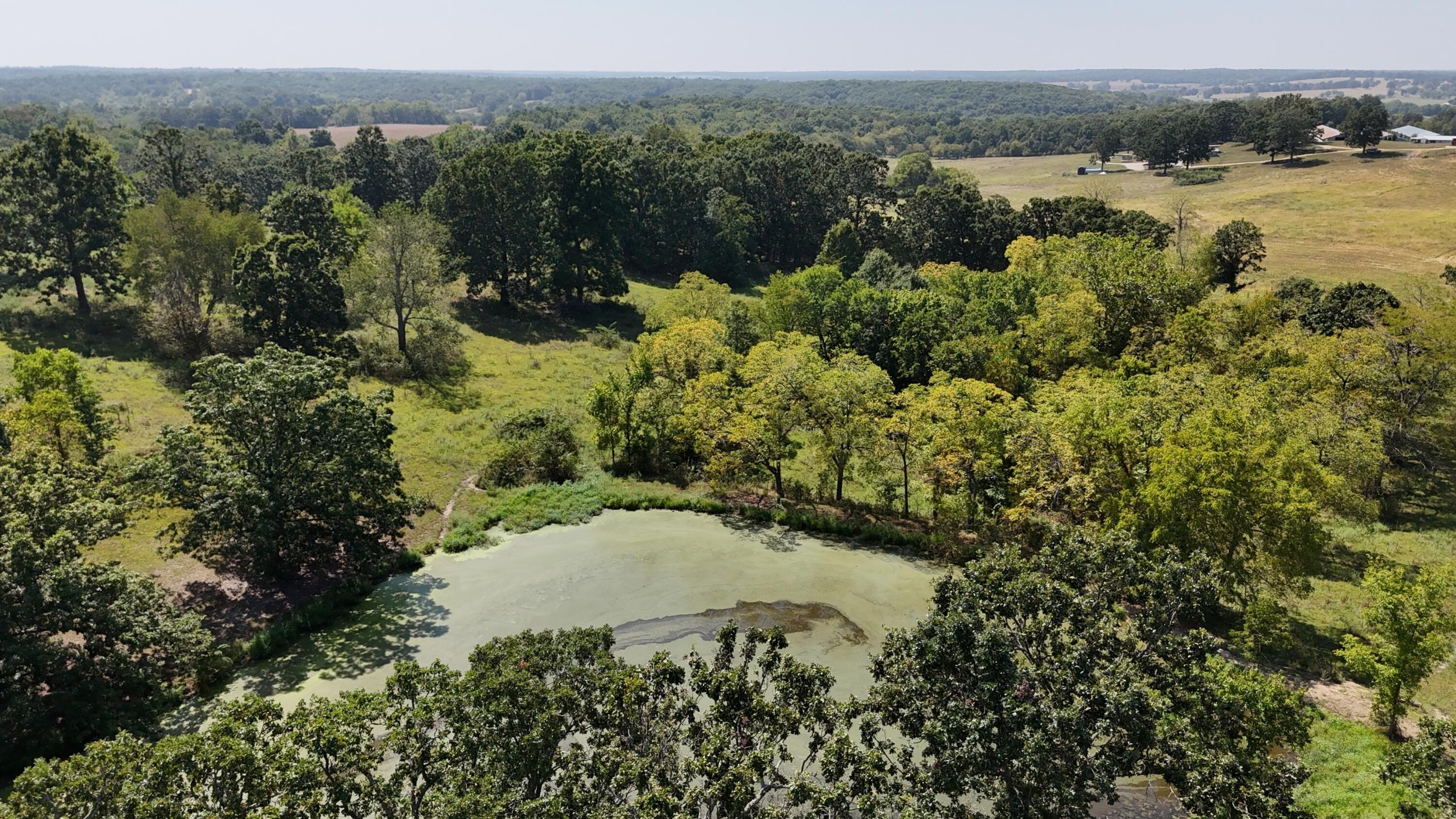 Lebanon, MO Acreage with Ponds