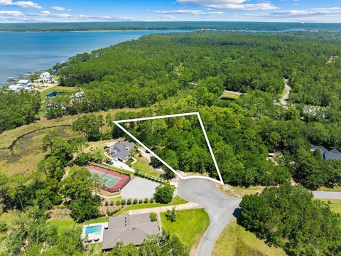 Residential Lot in Freeport, FL