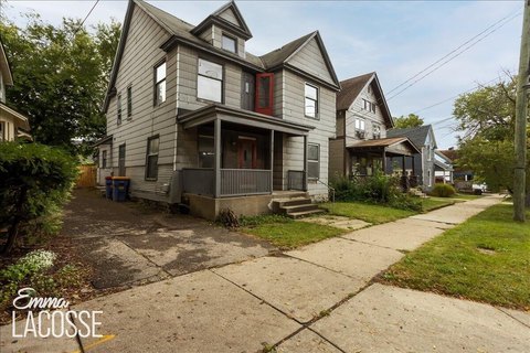 Remodeled Two-Unit Building in East Hills