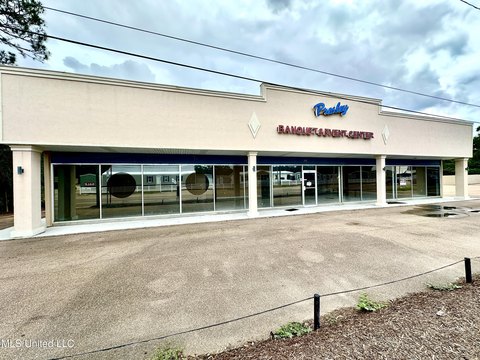 Commercial Building on High-Traffic Highway