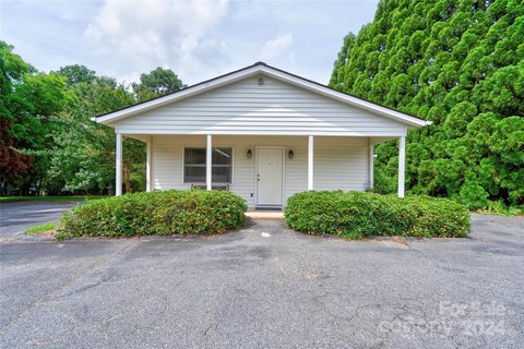 Established Beauty Shop in Shelby