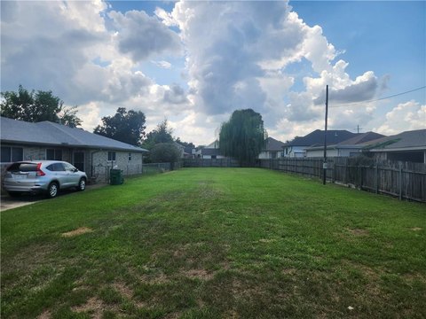 Land, Metairie, LA