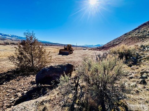 6-Acre Parcel Near Salmon River