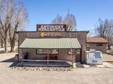 RV Park, Mercantile, and Grill