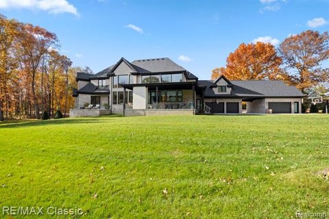Residential Land in Highland Township