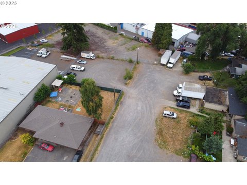 Versatile Investment Property in Vancouver, WA