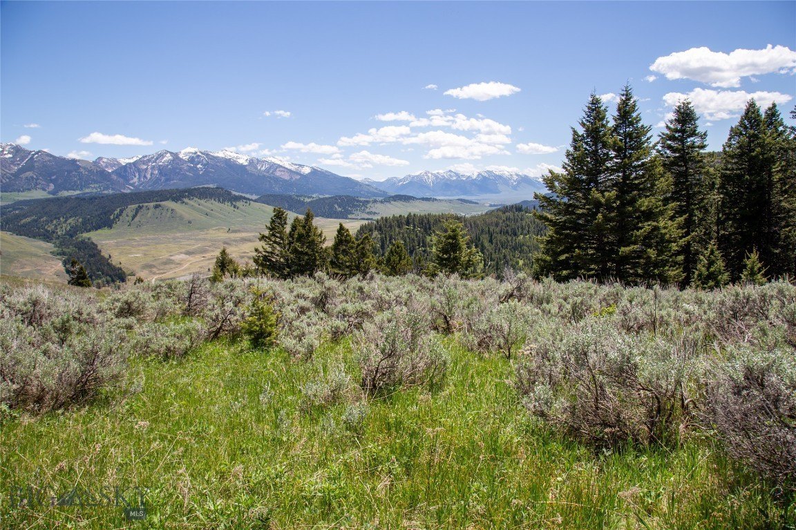 Land with Breathtaking Mountain Views