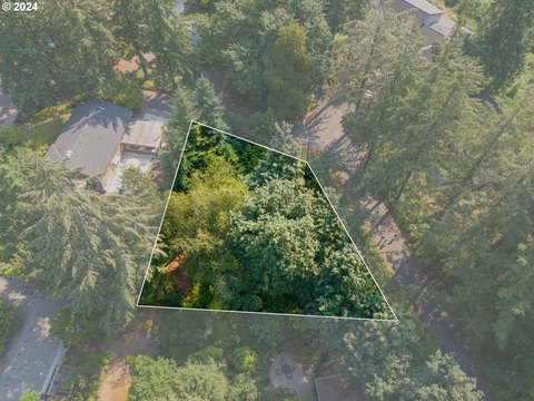 Lake Oswego Corner Lot