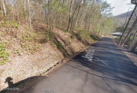 Sevierville, TN Wooded Acre Tract