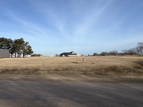 Land in Welcoming Hillsdale, OK
