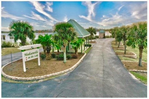 Land, Madisonville, LA