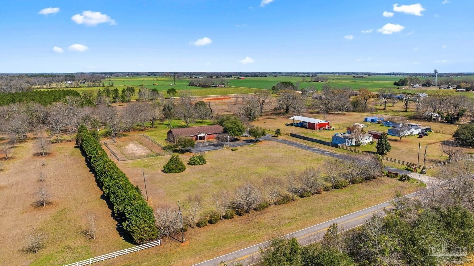 Spacious Building on 6 Acres