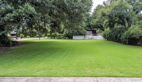 LAND - Lafayette, LA