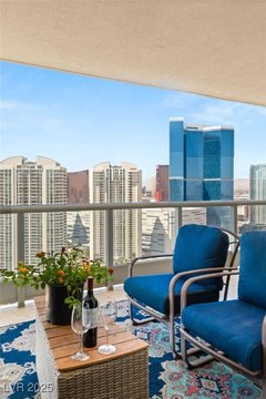 Luxury High-Rise with Strip Views