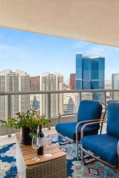 Luxury High-Rise with Strip Views