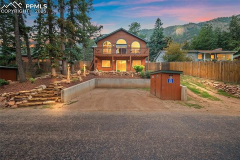 Cascade Mountain Home with Views
