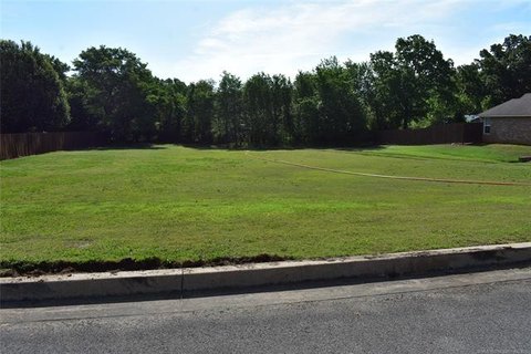 Residential Lot Near Golf Course