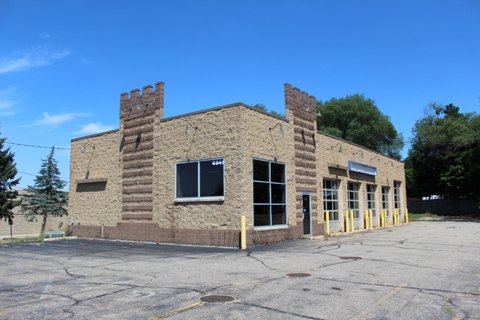 Freestanding Retail Building in Portage