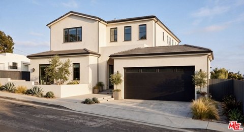 Land, Los Angeles, CA