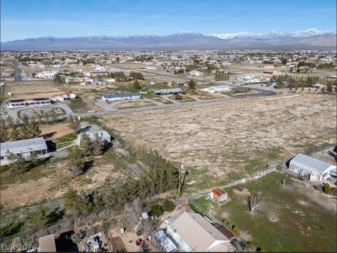 Pahrump Land with Mountain Views