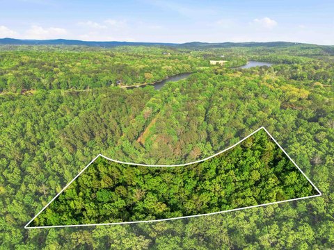 Land with Lake Views