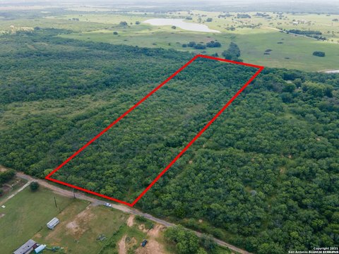 Land, Floresville, TX