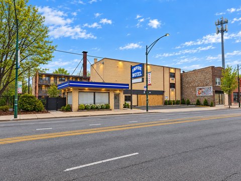 34-Room Exterior-Corridor Motel