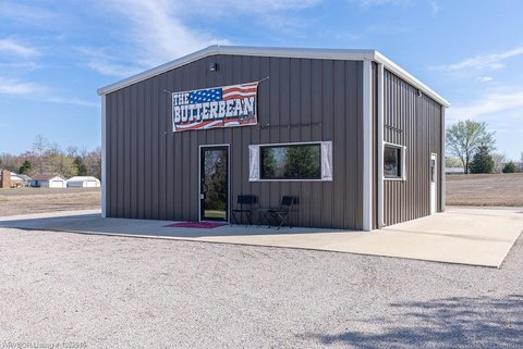 Turn-Key Restaurant on Large Lot