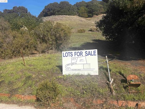 El Sobrante Land with Views