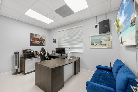 Royal Palm Beach Boutique Office