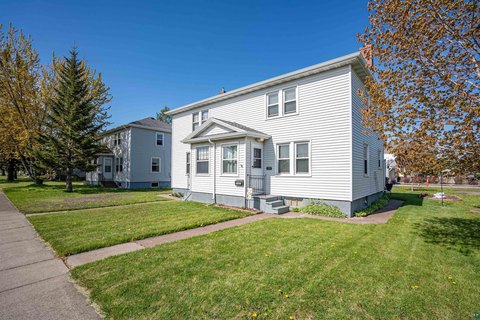 Duplex with Split Utilities and Garage