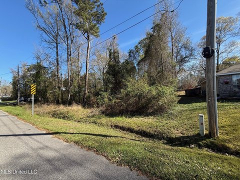 Residential Lot in Diamondhead, MS