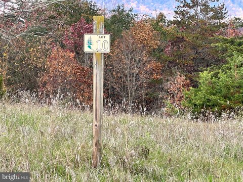 Level Building Lot in Keyser