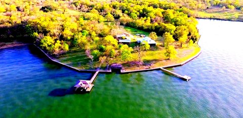 Private Waterfront Estate Land
