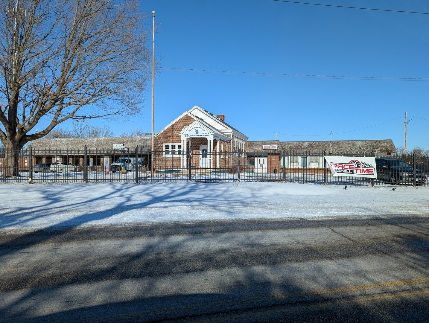 Commercial Space in Lakemoor, IL