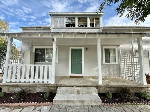 Restored Farmhouse Duplex in Paso Robles