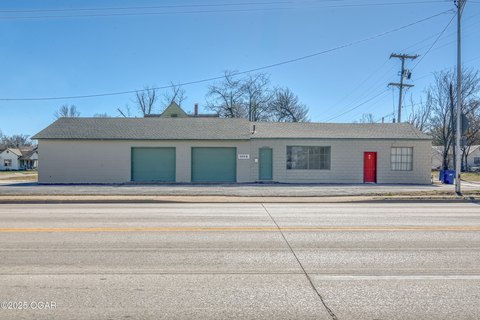 Route 66 Commercial Building