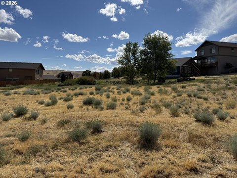 Land, Maupin, OR