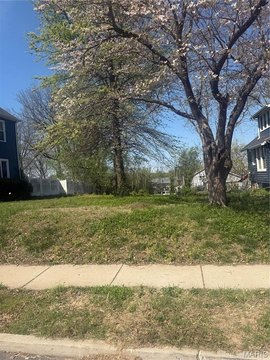 Residential Lot in Maplewood, MO