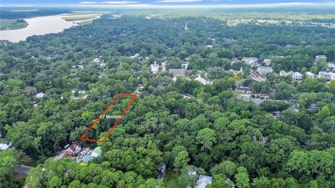 Unrestricted Commercial Land