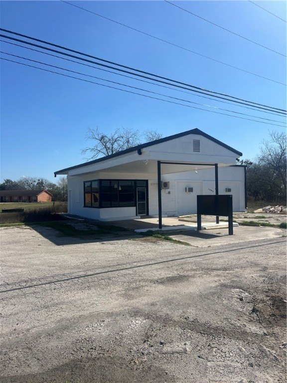 Commercial Building Near Highway 359