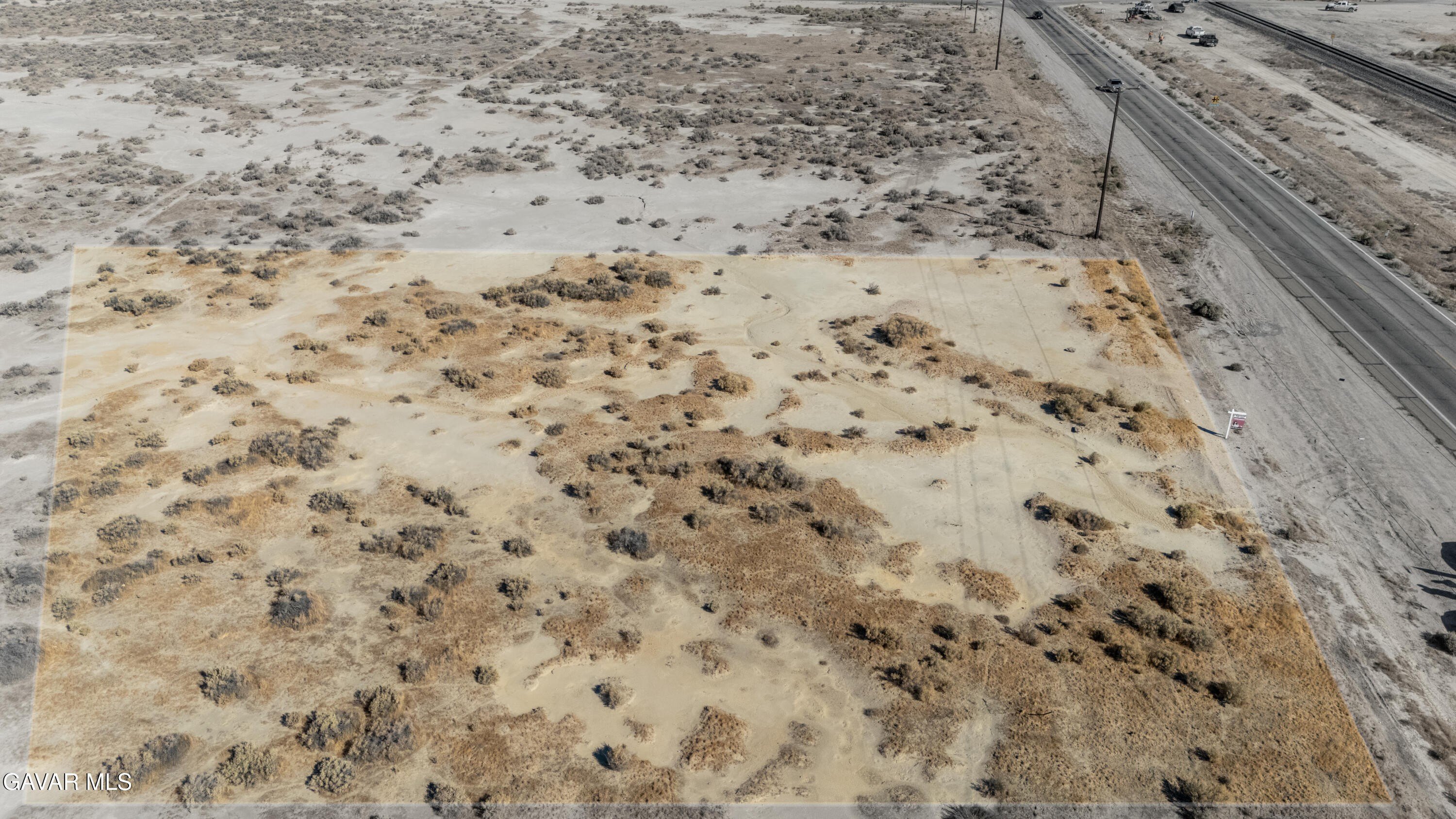 Versatile Land Parcel in Rosamond
