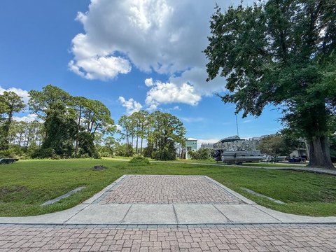 LAND - Carrabelle, FL