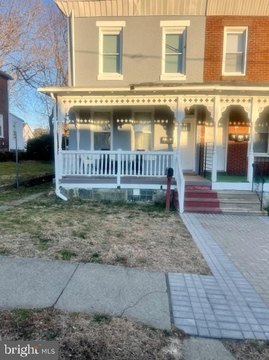 Maintained Triplex with Updated Systems
