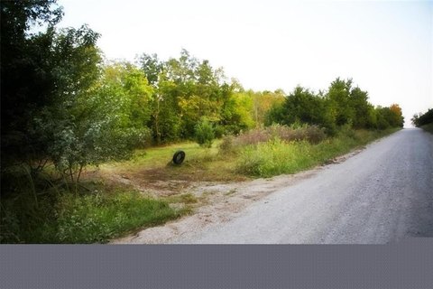 LAND - Paola, KS