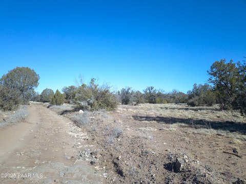 Land in Ash Fork, Arizona