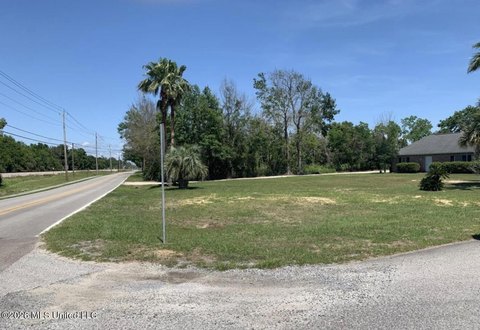 LAND - Waveland, MS