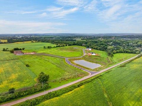 Picturesque Lot in Frostwood Valley