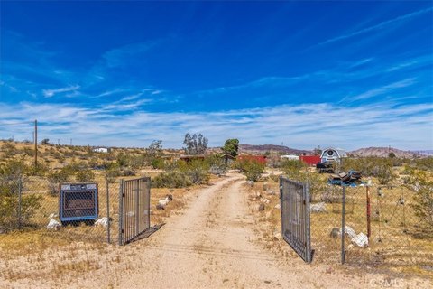 Land, Landers, CA